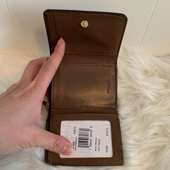 💕NEW💕COACH CROSSBODY AND A WALLET - Picture 7 of 8